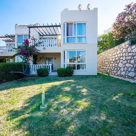 Villa With Private Beach And Shared Pool In Bodrum *